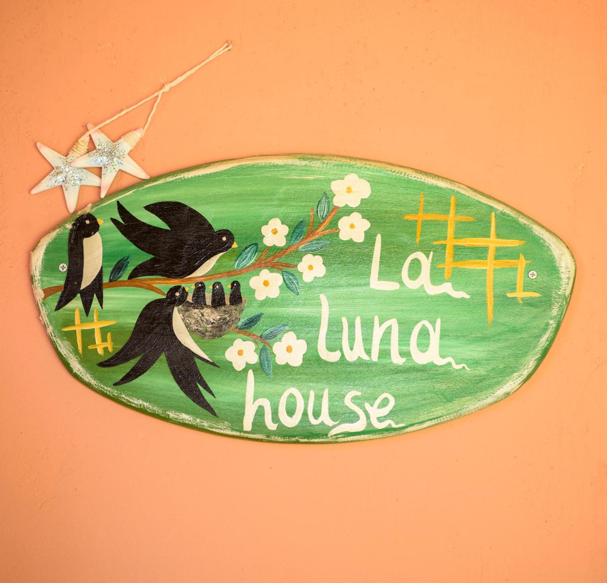 פפקוהורי La Luna House מראה חיצוני תמונה